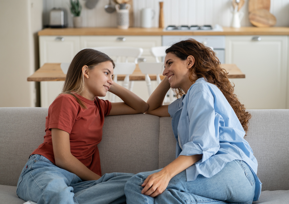 Rozhovor mamy a dcéry Dôverný rozhovor mamy a dcéry